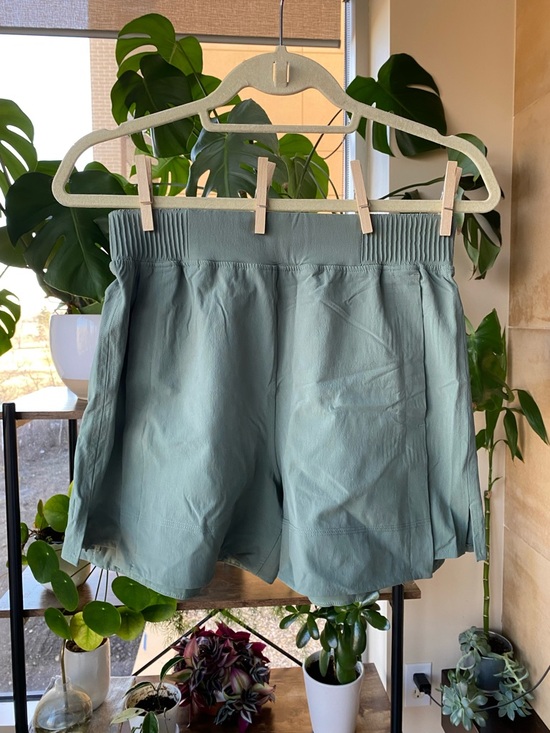 lululemon athletica Pants - Lululemon 3.5 Inch Shorts